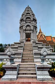 Phnom Penh - Silver Pagoda compound, king Kantha Bopha's Stupa